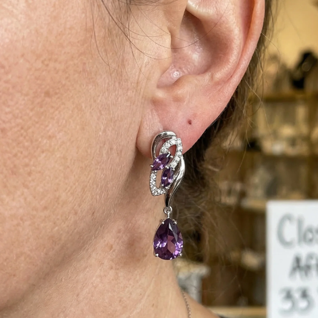 Amethyst Schimmer Tropfenohrringe | Weissgold