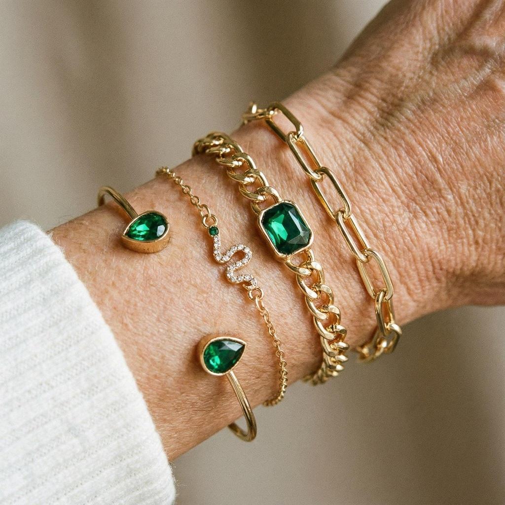 Armband mit grünen Kristallen
