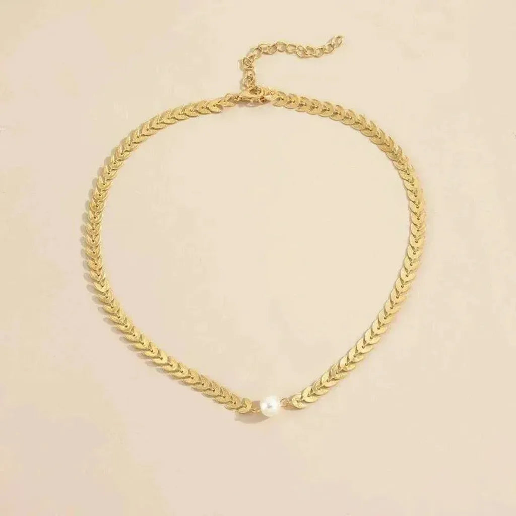 Griechische Halskette mit Perle in Gold